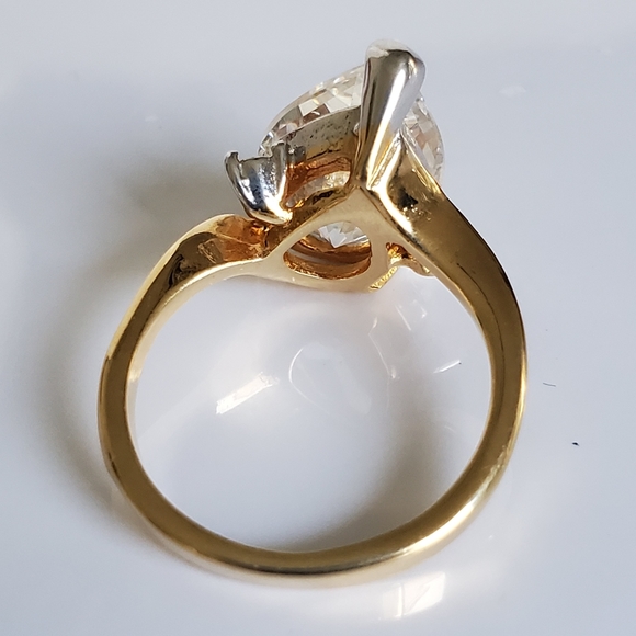 Pear Shaped Synthetic Diamond Engagement Ring sz 9 - Picture 7 of 11